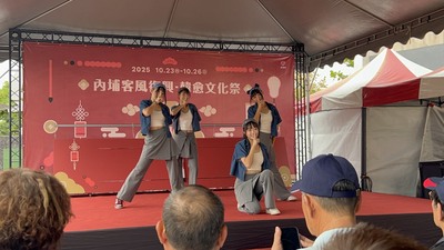 114.10.24-街舞社受邀擔任韓愈祭記者會展演