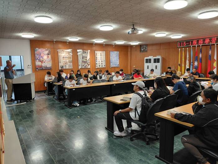 115-1美和全人護照說明暨服務學習股長研習圖片
